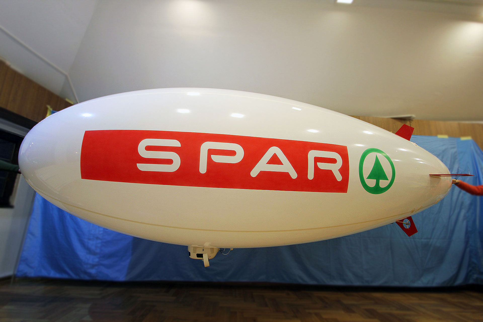 Spar-4.5-m-RC-Blimp-with-logo