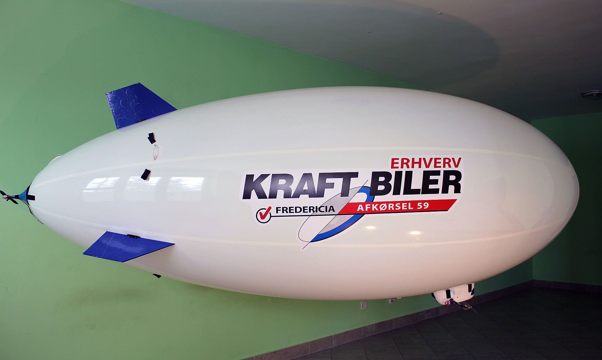 3-m-rc-blimp-with-side-logos